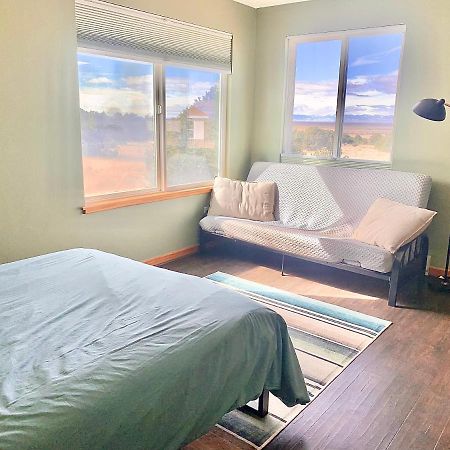 הוילה Crestone Cozy Remote Retreat • Mountain Views • Stargazing מראה חיצוני תמונה